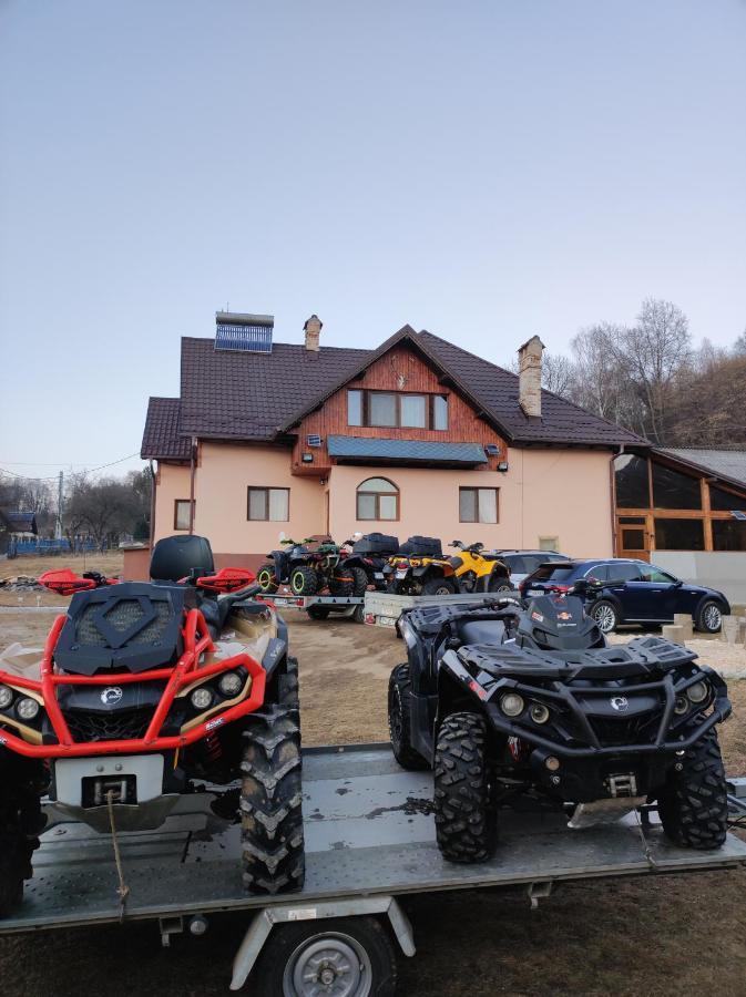 Вилла Casa Alesi Dragoslavele Экстерьер фото