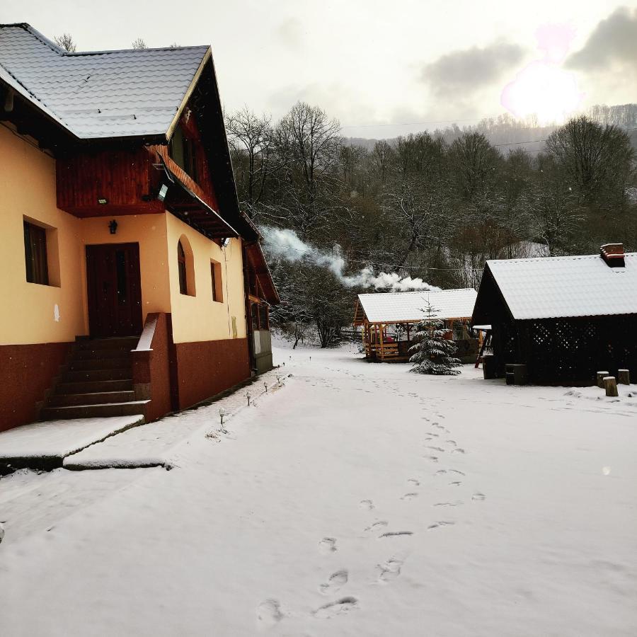 Вилла Casa Alesi Dragoslavele Экстерьер фото
