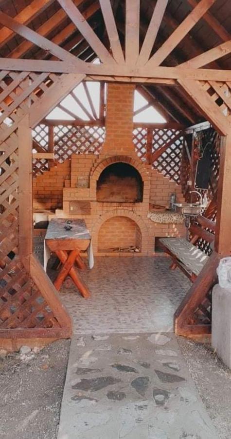 Вилла Casa Alesi Dragoslavele Экстерьер фото
